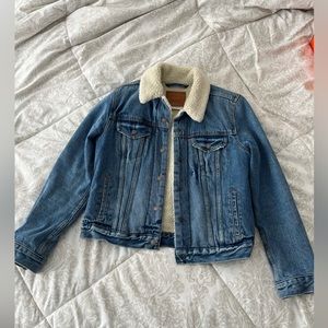 Levi’s Sherpa Jean Jacket - Size M - Women’s